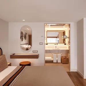 Deluxe Family Suite